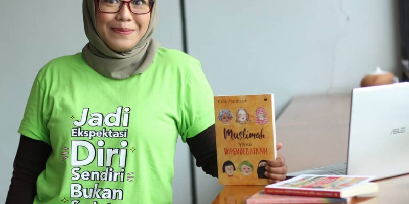 Kalis Mardiasih Penulis Buku Muslimah yang Diperdebatkan